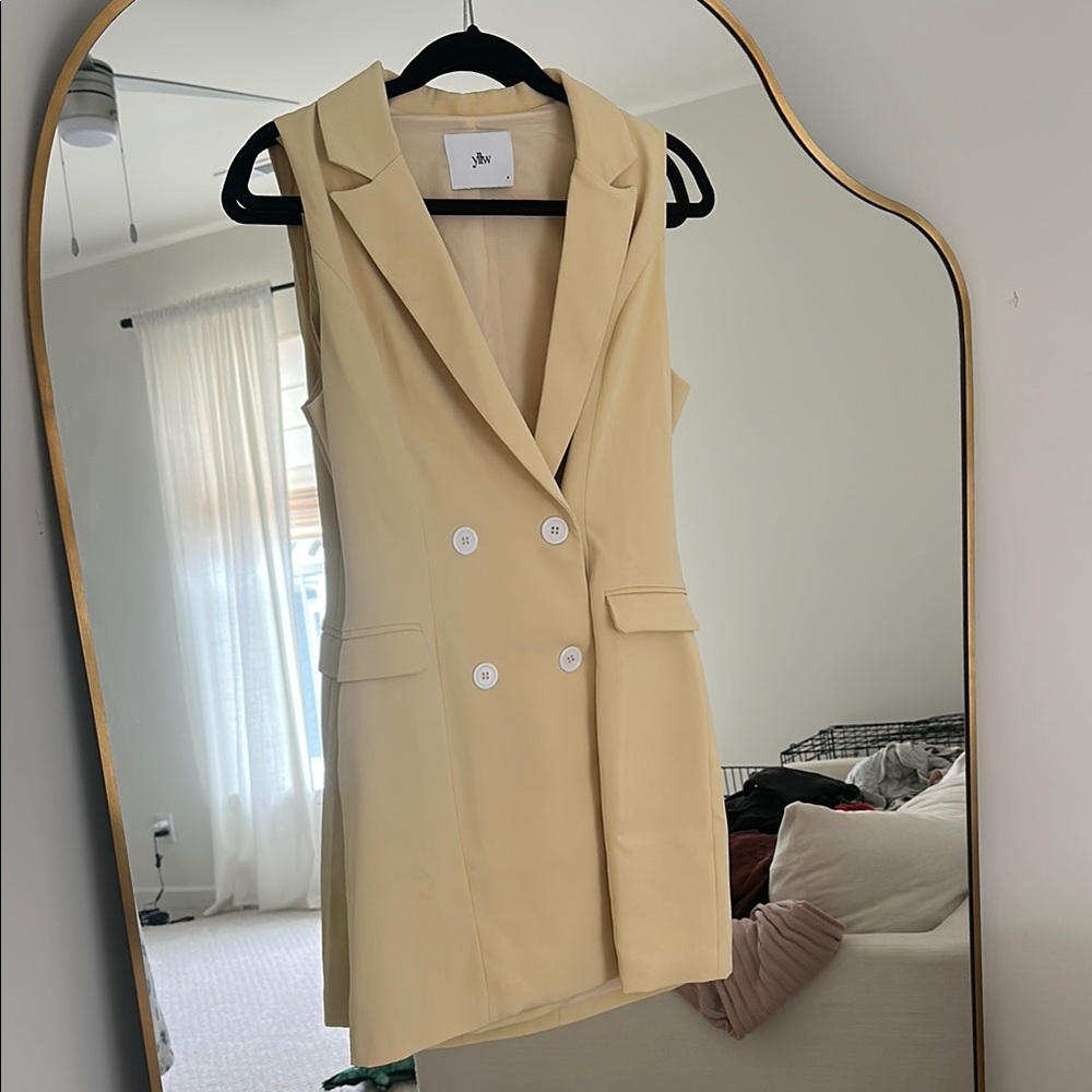 Chic Butter Yellow Sleeveless Blazer Dress